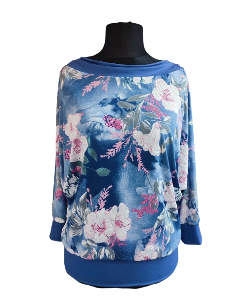 Kwiecista bluzka z rękawem 3/4 kimono - lejący drapowany dekolt